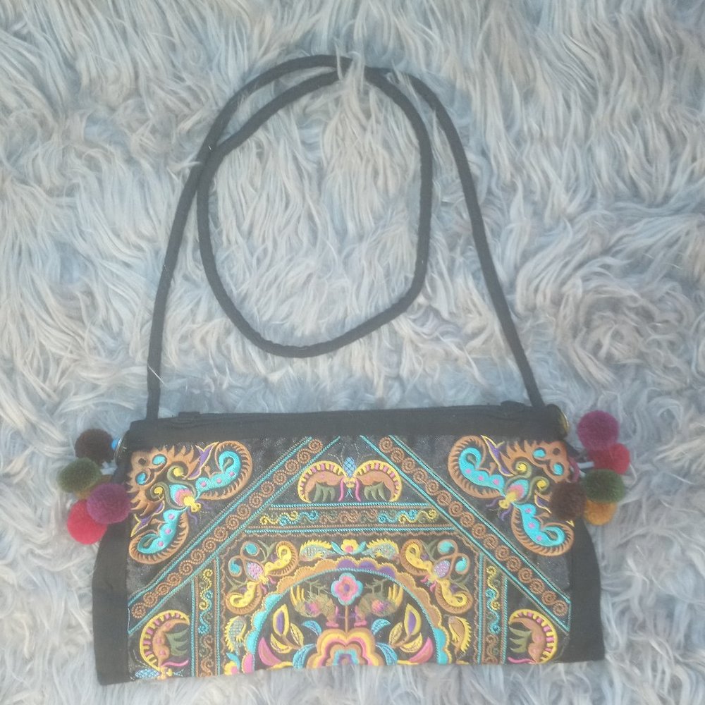 Embroidered Purse - Picture 2 of 6